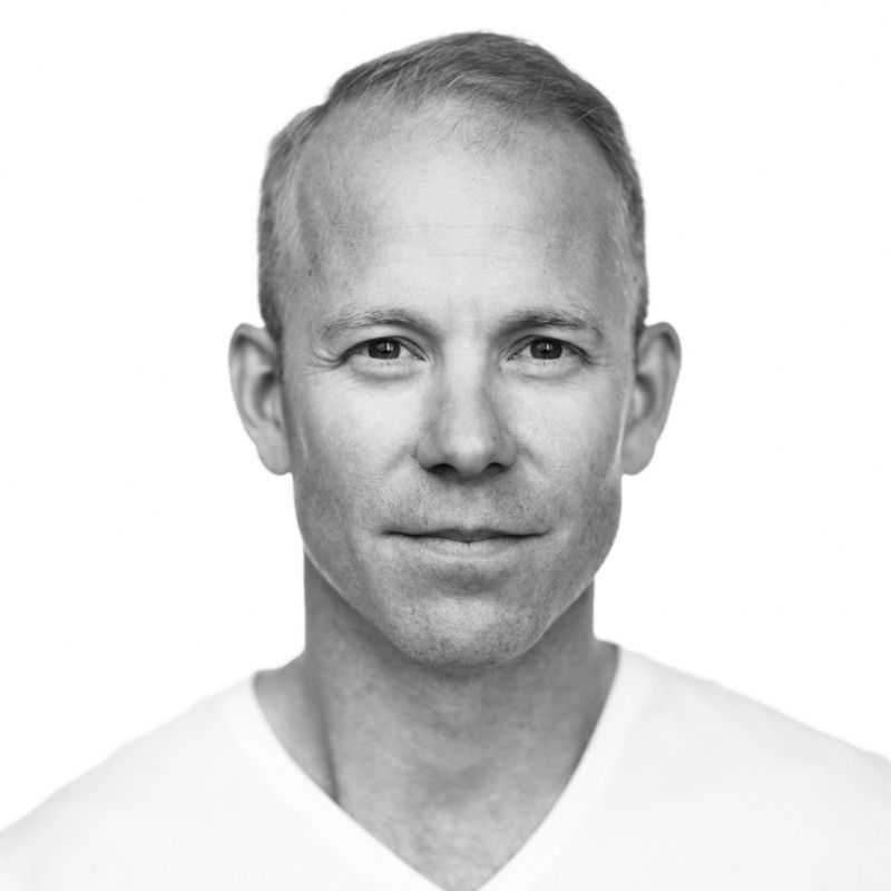 Headshot of Robert Johnson